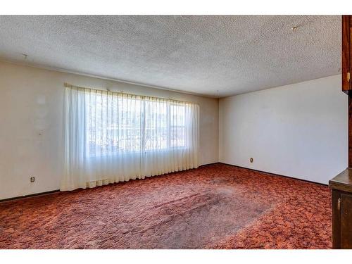 575 Acadia Drive Se, Calgary, AB - Indoor Photo Showing Other Room