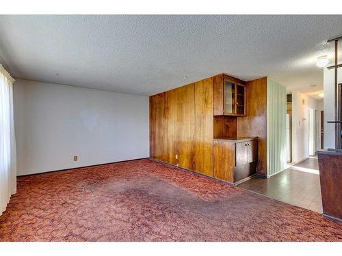 575 Acadia Drive Se, Calgary, AB - Indoor Photo Showing Other Room