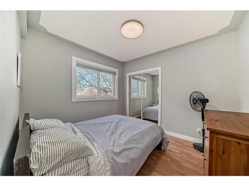 13-316 22 Avenue Sw, Calgary, AB - Indoor Photo Showing Bedroom