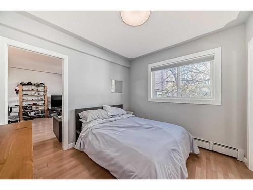 13-316 22 Avenue Sw, Calgary, AB - Indoor Photo Showing Bedroom