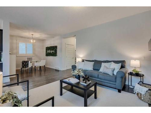 169 Cranarch Common Se, Calgary, AB - Indoor Photo Showing Living Room