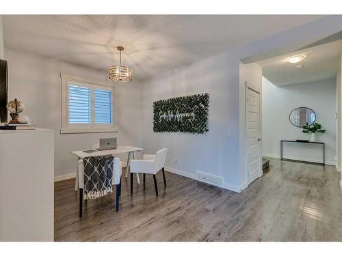 169 Cranarch Common Se, Calgary, AB - Indoor Photo Showing Dining Room