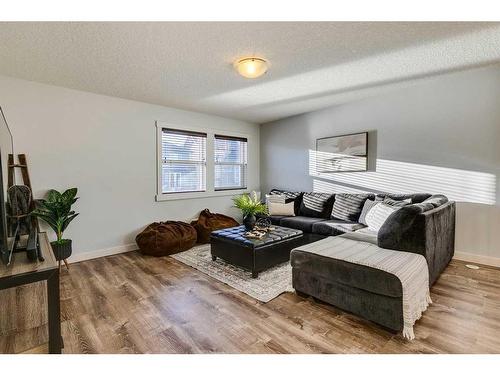 169 Cranarch Common Se, Calgary, AB - Indoor Photo Showing Living Room