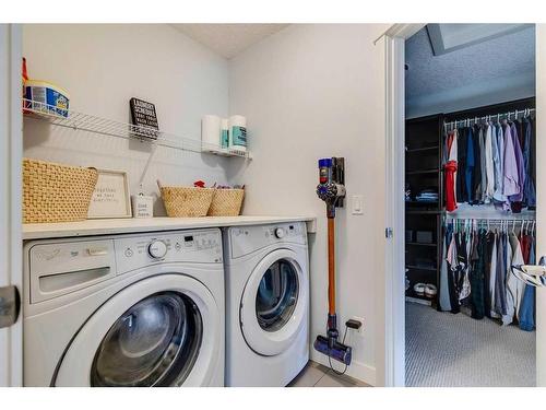 169 Cranarch Common Se, Calgary, AB - Indoor Photo Showing Laundry Room