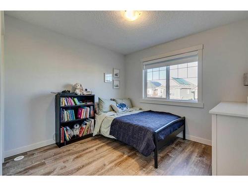 169 Cranarch Common Se, Calgary, AB - Indoor Photo Showing Bedroom