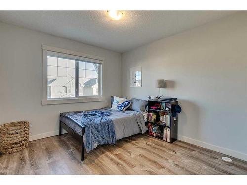 169 Cranarch Common Se, Calgary, AB - Indoor Photo Showing Bedroom