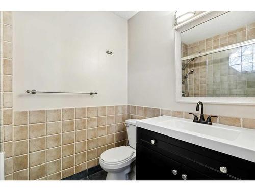 98 Hidden Spring Circle Nw, Calgary, AB - Indoor Photo Showing Bathroom