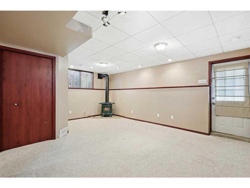 98 Hidden Spring Circle Nw, Calgary, AB - Indoor Photo Showing Other Room