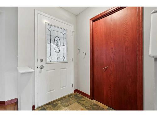 98 Hidden Spring Circle Nw, Calgary, AB - Indoor Photo Showing Other Room