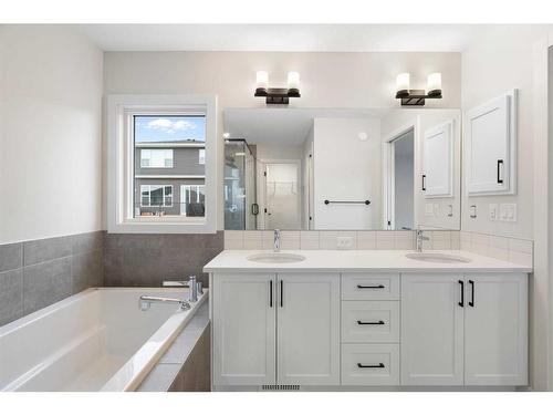 275 Rivercrest Way, Cochrane, AB - Indoor Photo Showing Bathroom