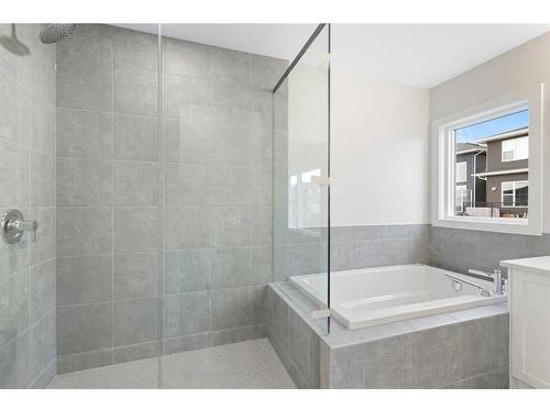 275 Rivercrest Way, Cochrane, AB - Indoor Photo Showing Bathroom