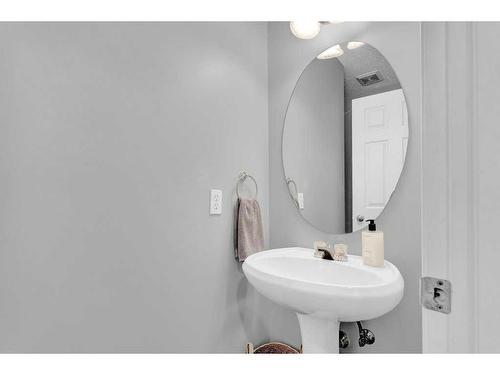 446 Panamount Boulevard Nw, Calgary, AB - Indoor Photo Showing Bathroom