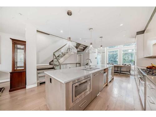 3706 14A Street Sw, Calgary, AB - Indoor Photo Showing Kitchen With Upgraded Kitchen