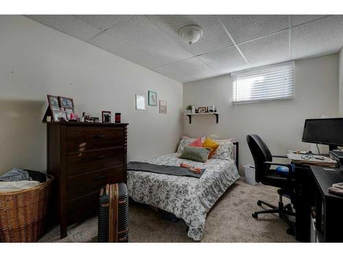 719 Poplar Road Sw, Calgary, AB - Indoor