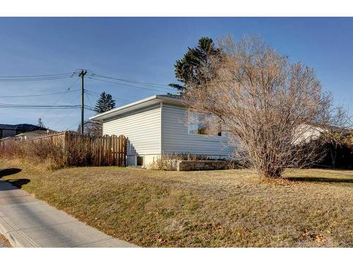 719 Poplar Road Sw, Calgary, AB - Outdoor