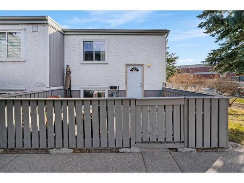 1-455 Huntsville Crescent Nw, Calgary, AB - Outdoor With Exterior