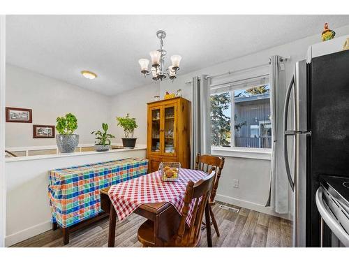 1-455 Huntsville Crescent Nw, Calgary, AB - Indoor Photo Showing Dining Room