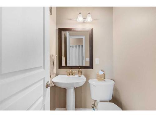 105-7416 Hunterview Drive Nw, Calgary, AB - Indoor Photo Showing Bathroom