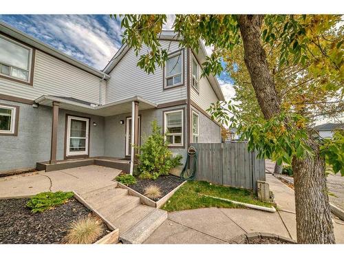 501 Signal Hill Green Sw, Calgary, AB - Outdoor