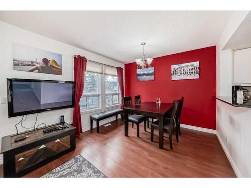 501 Signal Hill Green Sw, Calgary, AB - Indoor Photo Showing Dining Room