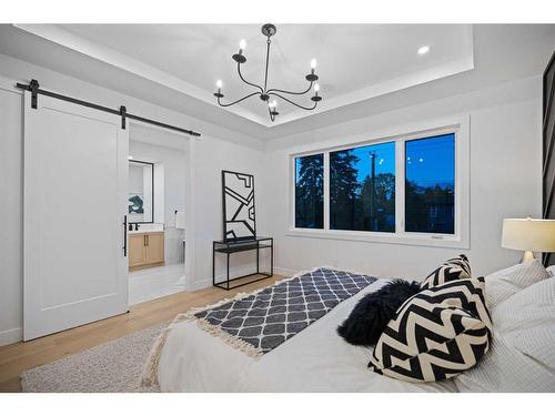 1820 19 Avenue Nw, Calgary, AB - Indoor Photo Showing Bedroom