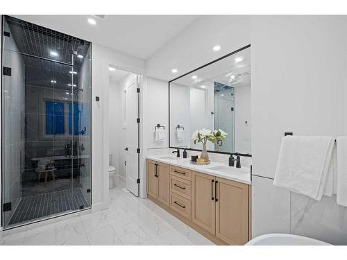 1820 19 Avenue Nw, Calgary, AB - Indoor Photo Showing Bathroom