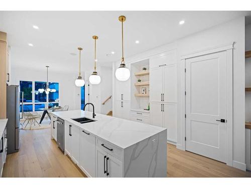 1820 19 Avenue Nw, Calgary, AB - Indoor Photo Showing Kitchen With Double Sink With Upgraded Kitchen