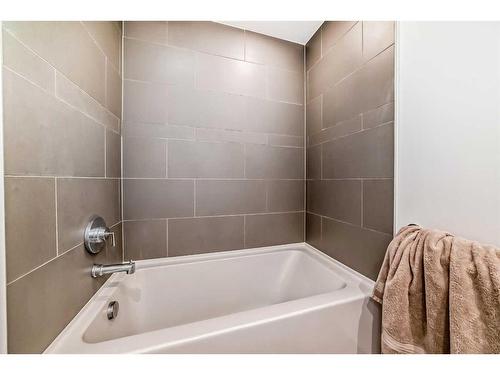 110-615 6 Avenue Se, Calgary, AB - Indoor Photo Showing Bathroom