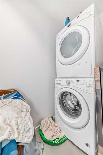 110-615 6 Avenue Se, Calgary, AB - Indoor Photo Showing Laundry Room