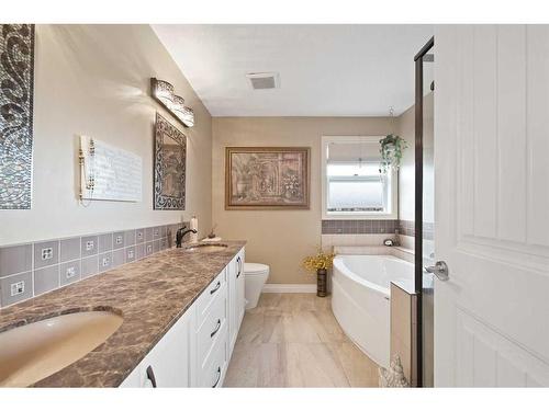 292 Ranch Close, Strathmore, AB - Indoor Photo Showing Bathroom