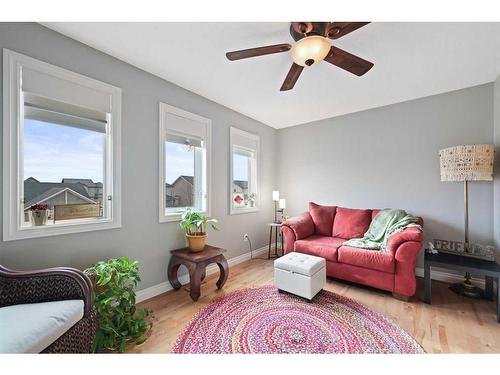 292 Ranch Close, Strathmore, AB - Indoor Photo Showing Living Room