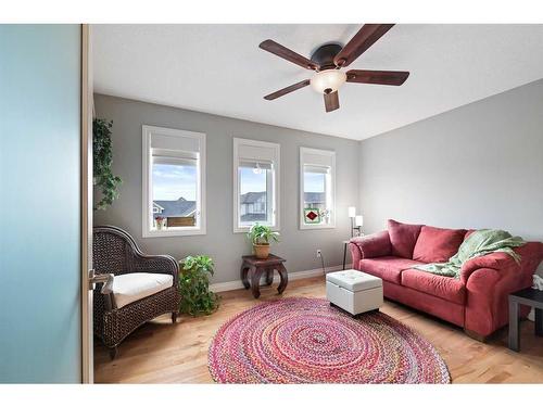 292 Ranch Close, Strathmore, AB - Indoor Photo Showing Living Room