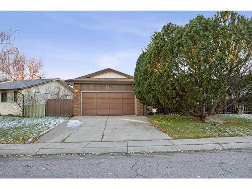 352 Maddock Crescent Ne, Calgary, AB - Outdoor