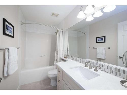 110-2 Westbury Place Sw, Calgary, AB - Indoor Photo Showing Bathroom