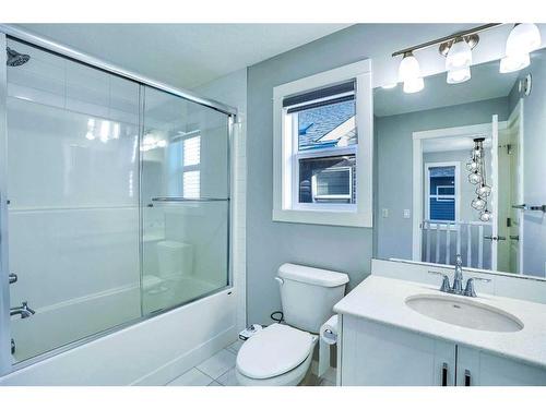 937 Midtown Avenue Sw, Airdrie, AB - Indoor Photo Showing Bathroom