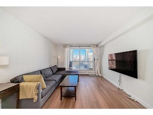 1602-924 14 Avenue Sw, Calgary, AB - Indoor Photo Showing Living Room