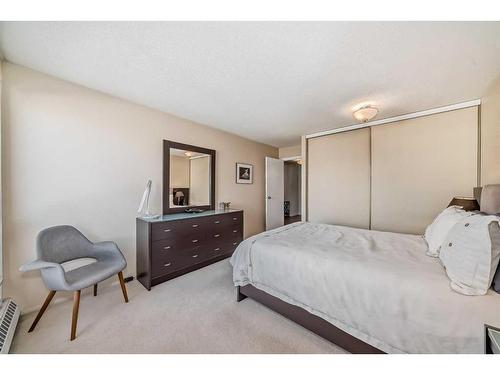 1602-924 14 Avenue Sw, Calgary, AB - Indoor Photo Showing Bedroom