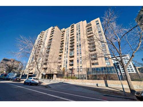 1602-924 14 Avenue Sw, Calgary, AB - Outdoor With Facade