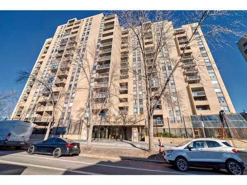 1602-924 14 Avenue Sw, Calgary, AB - Outdoor With Balcony With Facade