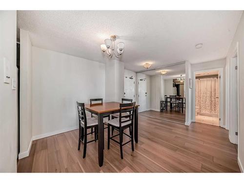 1602-924 14 Avenue Sw, Calgary, AB - Indoor Photo Showing Dining Room