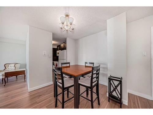 1602-924 14 Avenue Sw, Calgary, AB - Indoor Photo Showing Dining Room