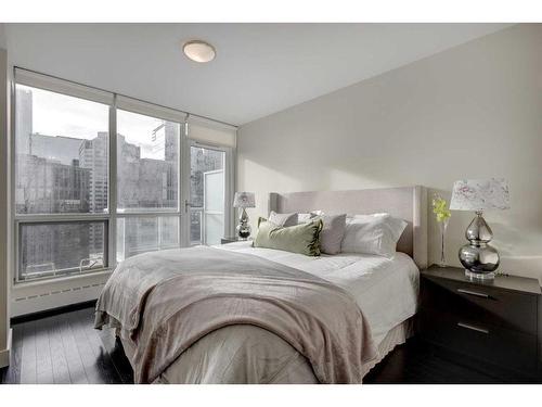 2113-222 Riverfront Avenue Sw, Calgary, AB - Indoor Photo Showing Bedroom