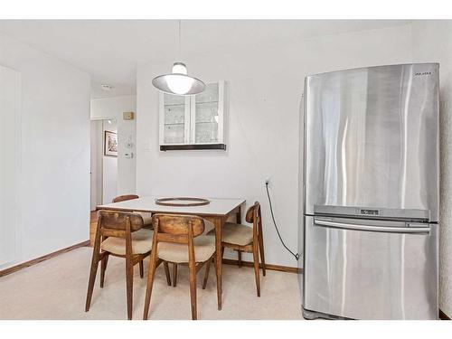 5711 Lawson Place Sw, Calgary, AB - Indoor Photo Showing Dining Room