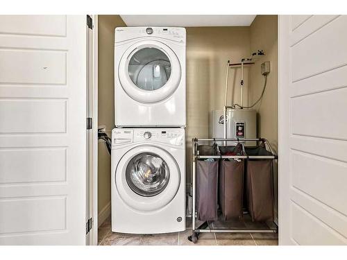 237 Savanna Walk Ne, Calgary, AB - Indoor Photo Showing Laundry Room