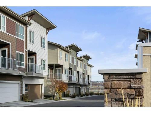 606 Harvest Grove Walk Ne, Calgary, AB - Outdoor With Facade