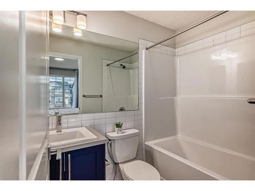 40 Edith Gate Nw, Calgary, AB - Indoor Photo Showing Bathroom