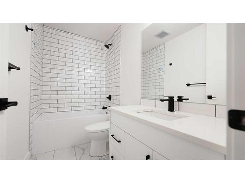 1185 Iron Ridge Avenue, Crossfield, AB - Indoor Photo Showing Bathroom