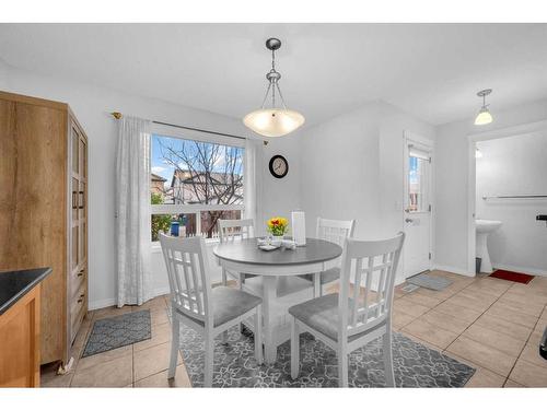 6 Luxstone Point Sw, Airdrie, AB - Indoor Photo Showing Dining Room