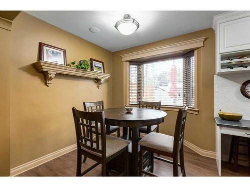 2211 45 Street Se, Calgary, AB - Indoor Photo Showing Dining Room