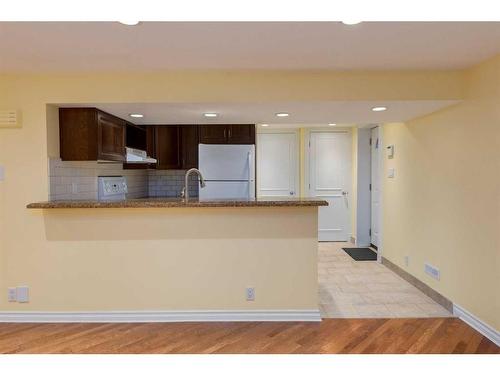 2211 45 Street Se, Calgary, AB - Indoor Photo Showing Kitchen